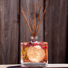 Load image into Gallery viewer, Apple Cider Cinnamon Reed Diffuser