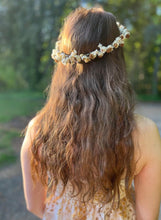 Load image into Gallery viewer, Sweet Daisy Flower Crown
