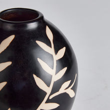 Load image into Gallery viewer, DAYANA VASE SMALL