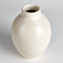 Load image into Gallery viewer, ANALIA VASE SMALL