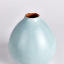 Load image into Gallery viewer, LUCELA VASE MEDIUM
