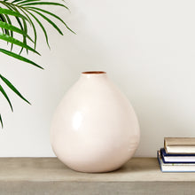Load image into Gallery viewer, LUCELA VASE MEDIUM
