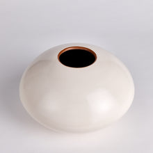 Load image into Gallery viewer, LUCELA VASE SHORT