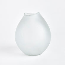 Load image into Gallery viewer, VIDA VASE MEDIUM