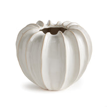 Load image into Gallery viewer, BLECKLYN POT MEDIUM