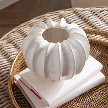Load image into Gallery viewer, BLECKLYN POT MEDIUM