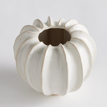 Load image into Gallery viewer, BLECKLYN POT MEDIUM