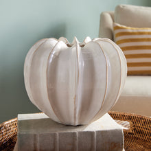 Load image into Gallery viewer, BLECKLYN POT LARGE