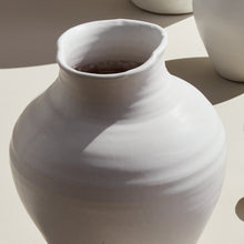 Load image into Gallery viewer, MIRELA VASE MEDIUM