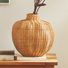 Load image into Gallery viewer, EVREN VASE TALL