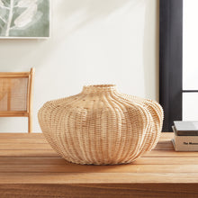 Load image into Gallery viewer, EVREN VASE SHORT