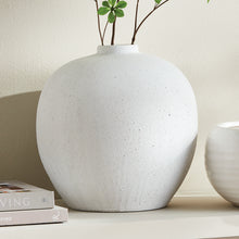 Load image into Gallery viewer, HAWTHORN GRANDE VASE SMALL