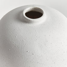 Load image into Gallery viewer, HAWTHORN GRANDE VASE SMALL
