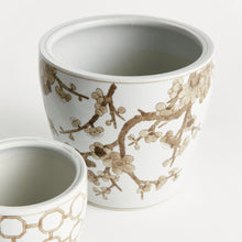 Load image into Gallery viewer, PROVINCE FLOWER POTS, SET OF 3