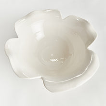 Load image into Gallery viewer, PETALO DECORATIVE FOOTED BOWL
