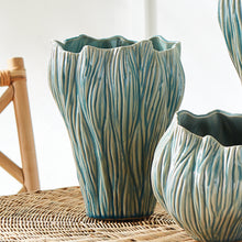 Load image into Gallery viewer, ANNABELLE VASE SMALL