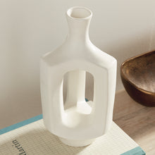 Load image into Gallery viewer, SONYA VASE MEDIUM