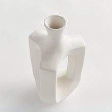 Load image into Gallery viewer, SONYA VASE MEDIUM