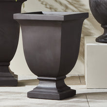 Load image into Gallery viewer, FIBRECLAY BECKETT SQ FOOTED PLANTER SMALL
