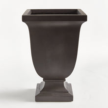 Load image into Gallery viewer, FIBRECLAY BECKETT SQ FOOTED PLANTER SMALL