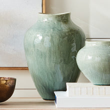 Load image into Gallery viewer, BARCLAY BUTERA OJAI VASE SMALL