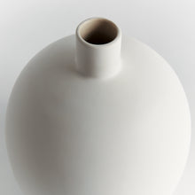 Load image into Gallery viewer, BARCLAY BUTERA SANDBAR VASE LARGE