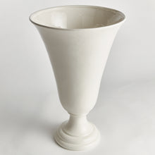 Load image into Gallery viewer, MIRABELLE GRANDE TRUMPET VASE