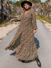 Load image into Gallery viewer, Plus Size V-Neck Balloon Sleeve Dress