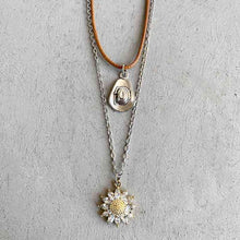 Load image into Gallery viewer, Sunflower Pendant Necklace Set