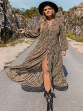 Load image into Gallery viewer, Plus Size V-Neck Balloon Sleeve Dress