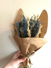 Load image into Gallery viewer, Dried flower bunny bouquet