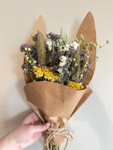 Load image into Gallery viewer, Dried flower bunny bouquet