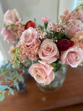 Load image into Gallery viewer, My sweetheart. Fresh Fragrant DIY flower arrangement kit