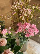 Load image into Gallery viewer, My sweetheart. Fresh Fragrant DIY flower arrangement kit