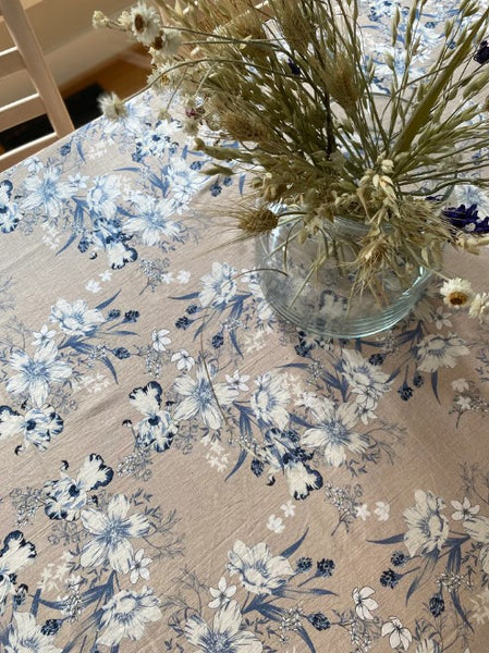 Using Floral Tablecloths by The Gathering Garden to Create a Harmonious Home this Spring