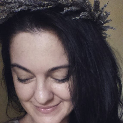 A Flower Crown Passed Down: How a Wedding Piece Becomes a Family Heirloom