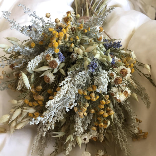 The Micro-Wedding Boom: How a Dried Bouquet Solves Elopement Planning's Hardest Problem