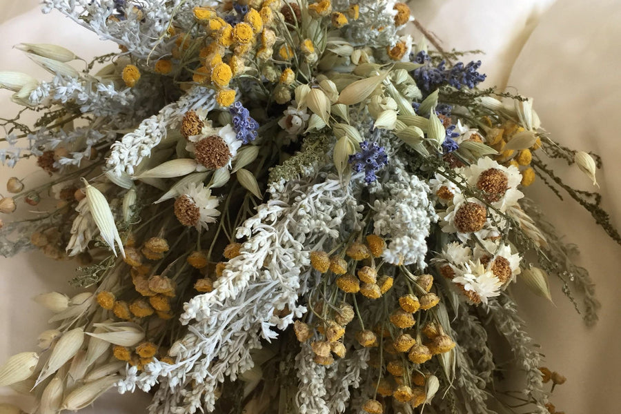 How to Buy Dried Flowers Online Without Getting a Faded, Crumbling Bouquet