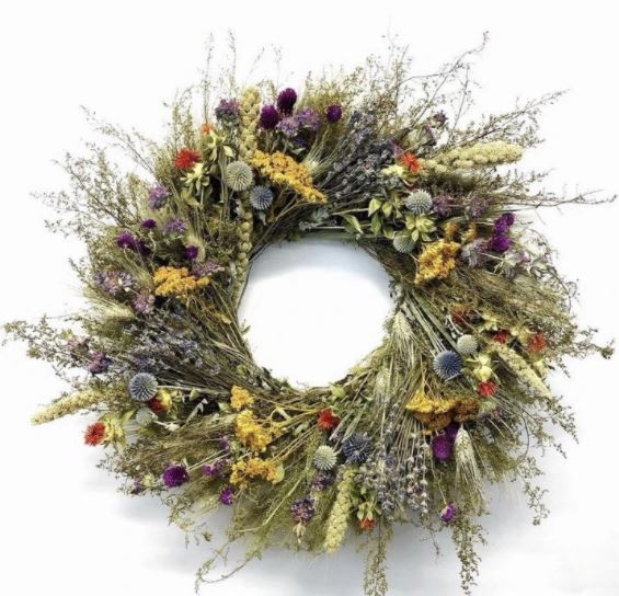 Do dried flower wreaths need spray?