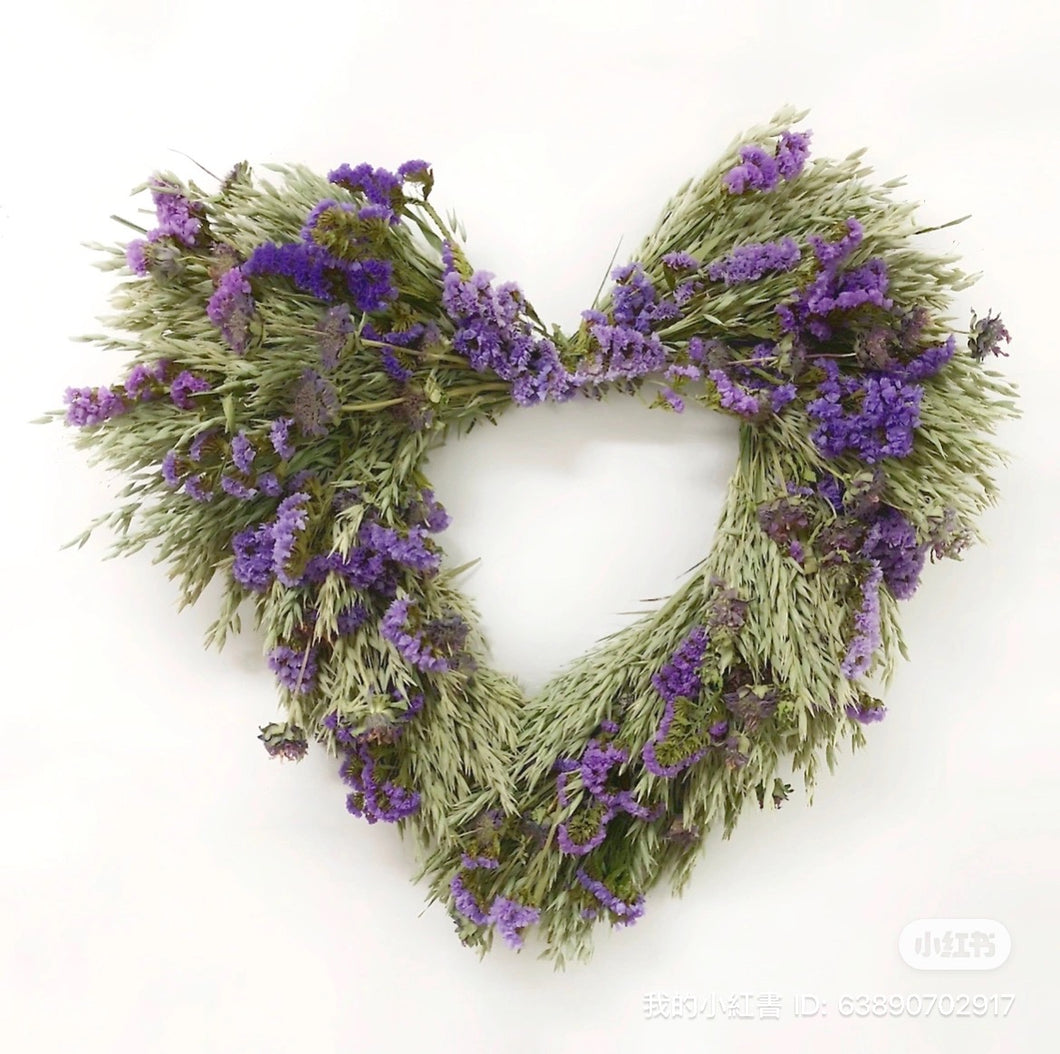 Purple lover Valentines Day dried flower wreath