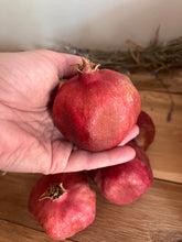 Load image into Gallery viewer, Set of 6 Whole Dried Pomegranates, Botanical Table Centerpiece, Rustic Farmhouse Decor
