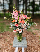 Load image into Gallery viewer, Seasonal Vase Arrangement
