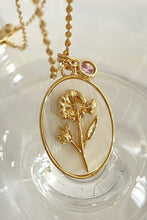 Load image into Gallery viewer, Flower Shell Pendant Copper Necklace
