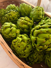 Load image into Gallery viewer, 20 dried artichokes - great Fall decor
