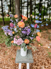 Load image into Gallery viewer, Seasonal Vase Arrangement

