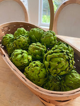 Load image into Gallery viewer, 20 dried artichokes - great Fall decor
