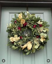 Load image into Gallery viewer, Golden Garden fresh Christmas Wreath 22 inches
