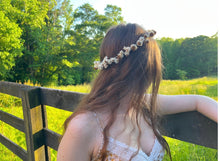 Load image into Gallery viewer, Sweet Daisy Flower Crown
