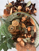 Load image into Gallery viewer, Dried orange sliced potpourri ￼

