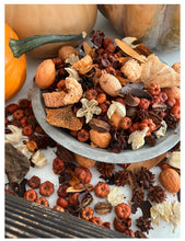 Load image into Gallery viewer, Pumpkin pie, large botanical blend potpourri ￼
